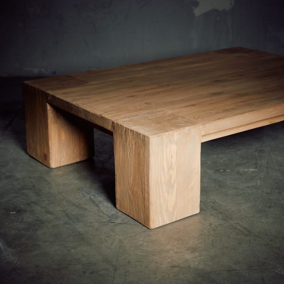 Mesa De Centro Macizo